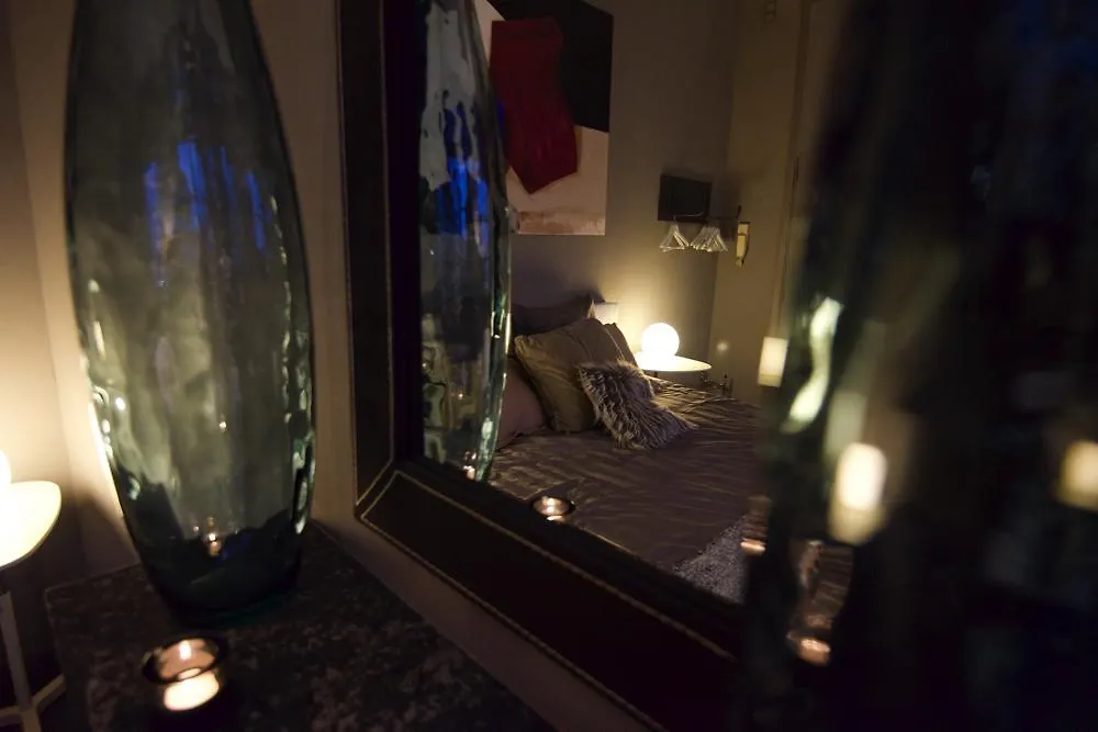 Dirk Suites Anversa Appartamento